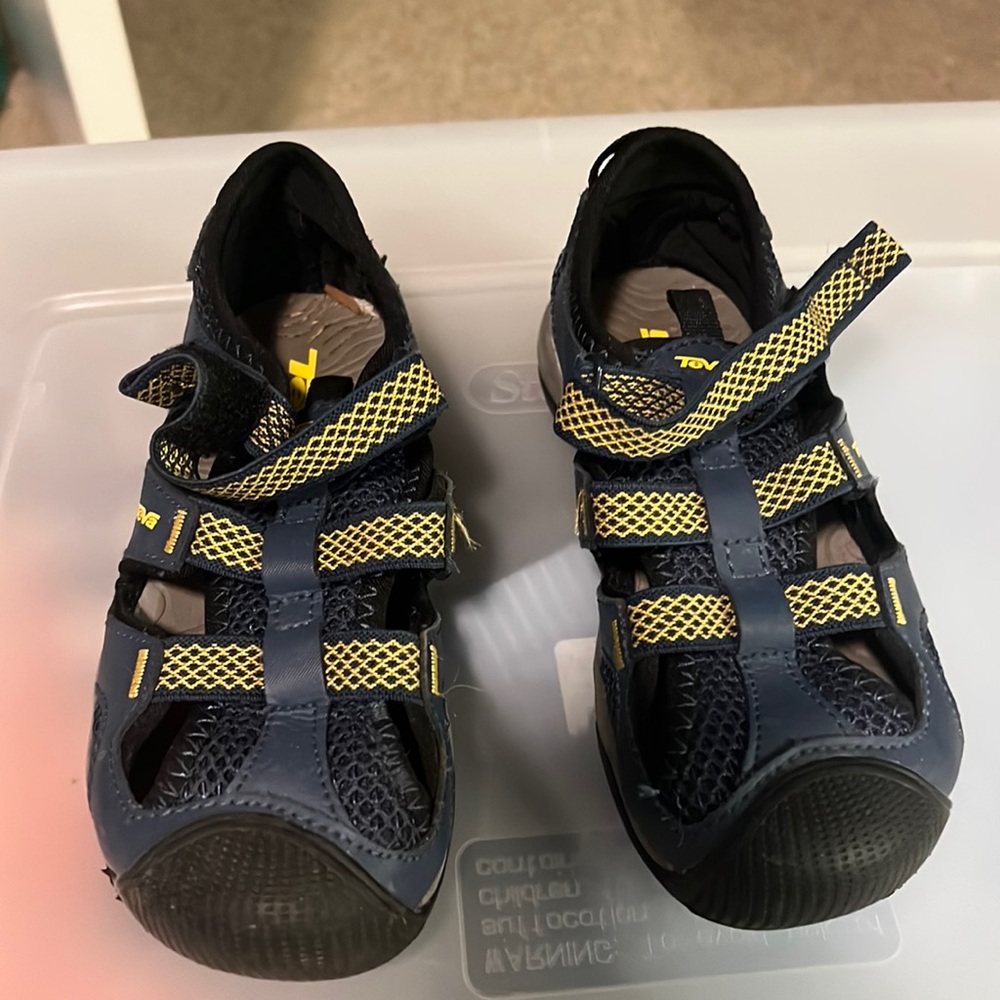 Kids Teva sandals size 13